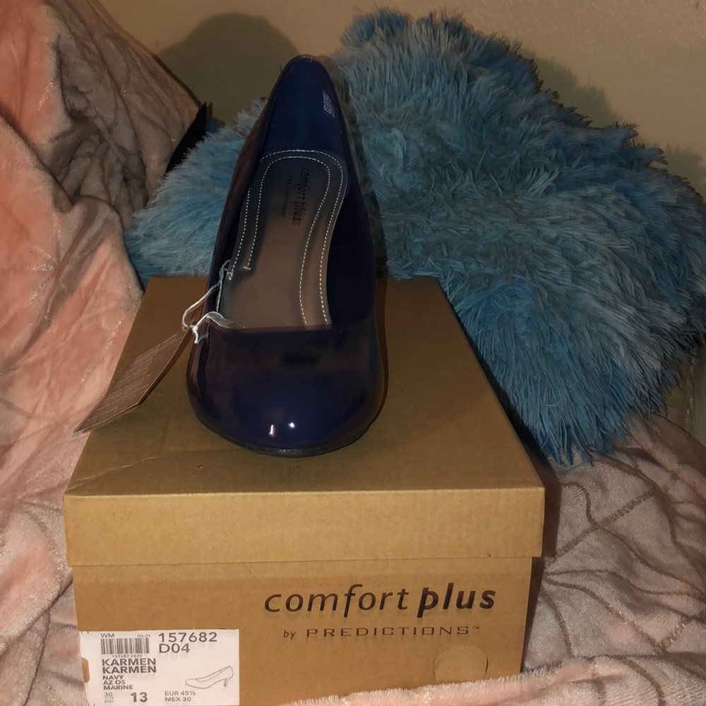 Size 13 comfort plus navy blue heel